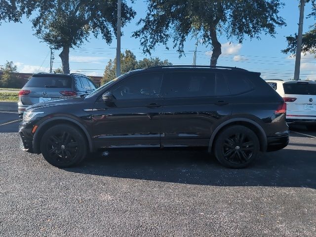 2022 Volkswagen Tiguan SE R-Line Black