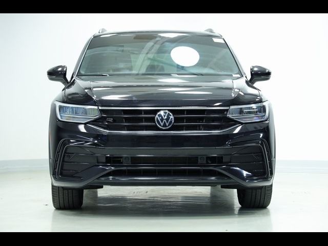 2022 Volkswagen Tiguan SE R-Line Black