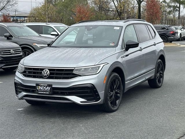 2022 Volkswagen Tiguan SE R-Line Black