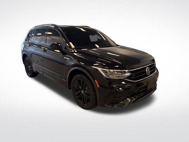 2022 Volkswagen Tiguan SE R-Line Black