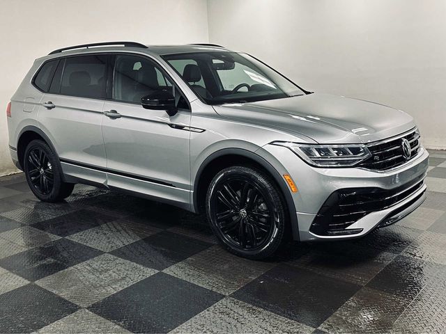 2022 Volkswagen Tiguan SE R-Line Black