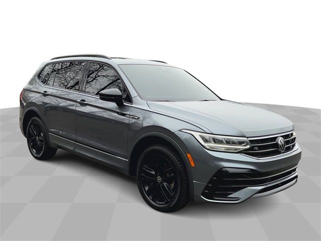 2022 Volkswagen Tiguan SE R-Line Black