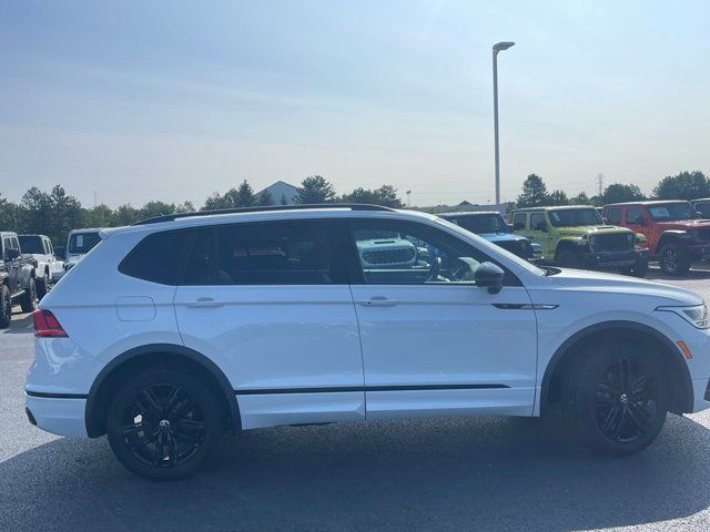 2022 Volkswagen Tiguan SE R-Line Black