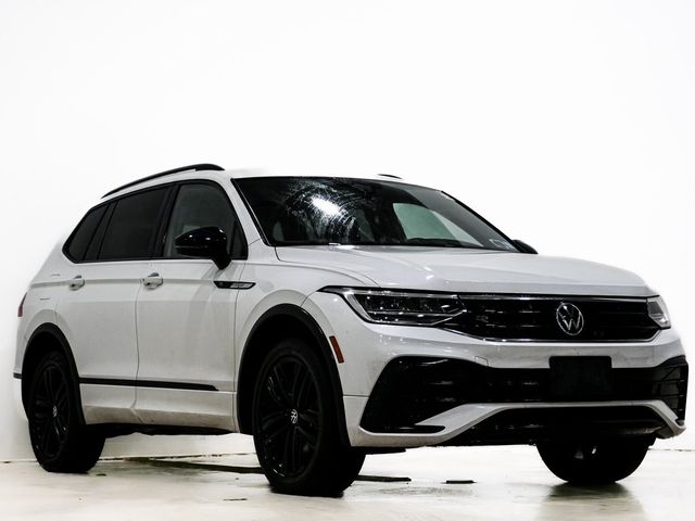 2022 Volkswagen Tiguan SE R-Line Black