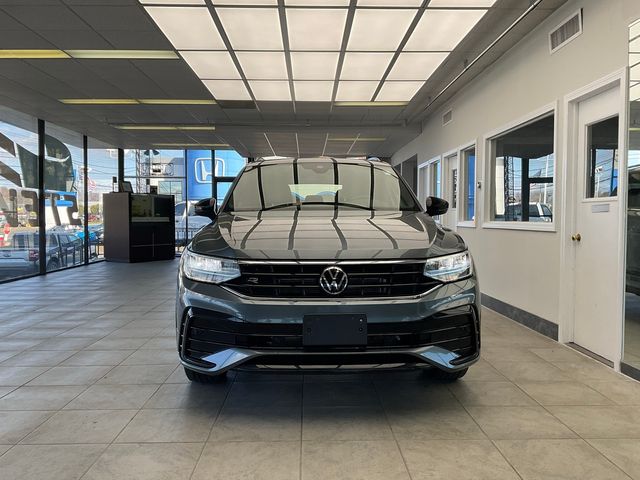 2022 Volkswagen Tiguan SE R-Line Black