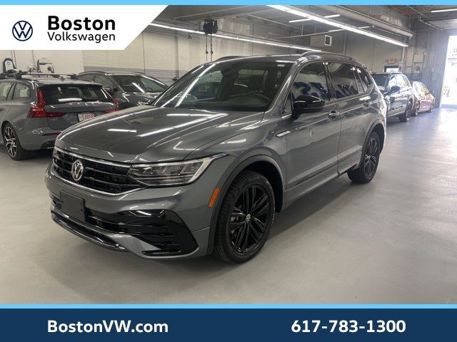 2022 Volkswagen Tiguan SE R-Line Black