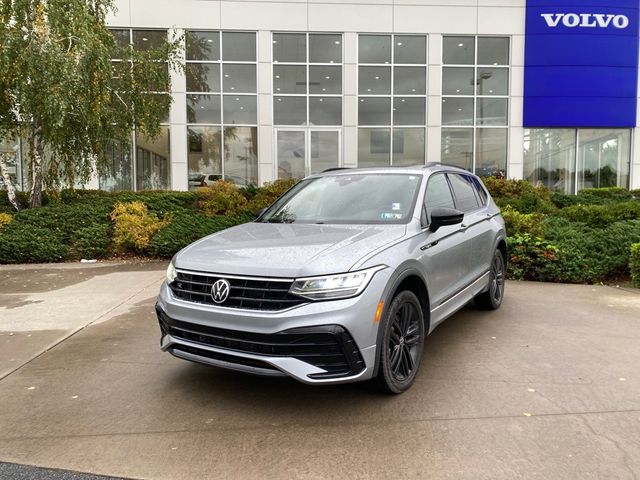 2022 Volkswagen Tiguan SE R-Line Black