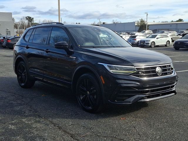 2022 Volkswagen Tiguan SE R-Line Black