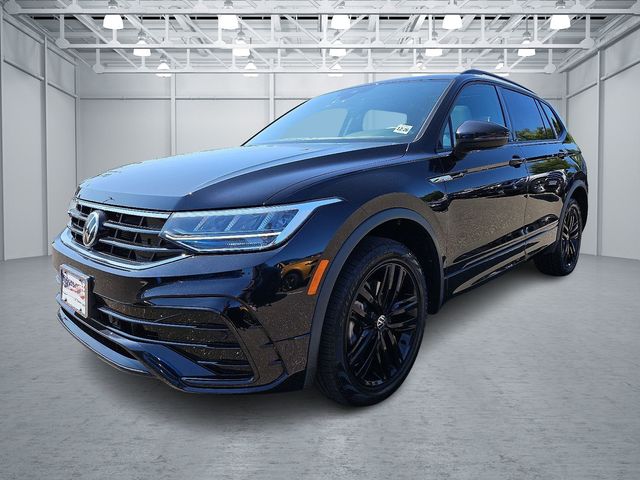 2022 Volkswagen Tiguan SE R-Line Black