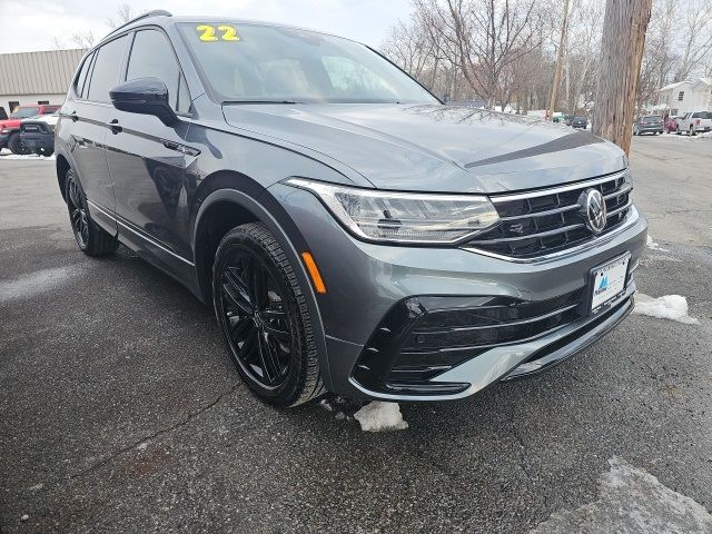 2022 Volkswagen Tiguan SE R-Line Black