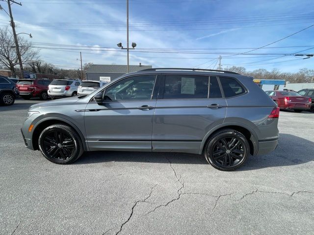 2022 Volkswagen Tiguan SE R-Line Black