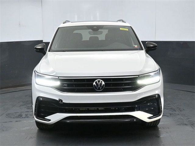 2022 Volkswagen Tiguan SE R-Line Black