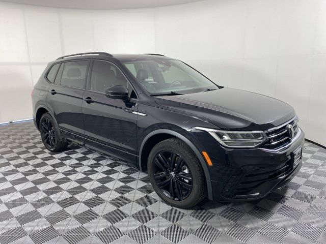 2022 Volkswagen Tiguan SE R-Line Black