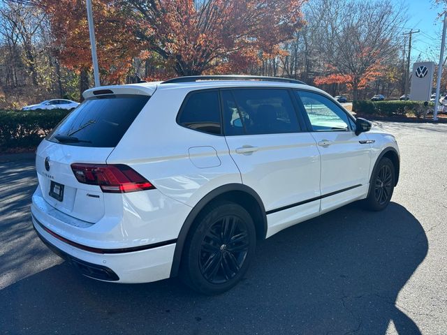 2022 Volkswagen Tiguan SE R-Line Black