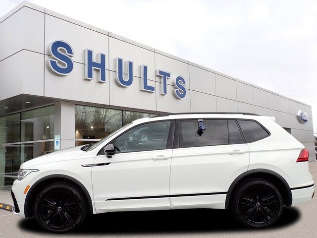 2022 Volkswagen Tiguan SE R-Line Black