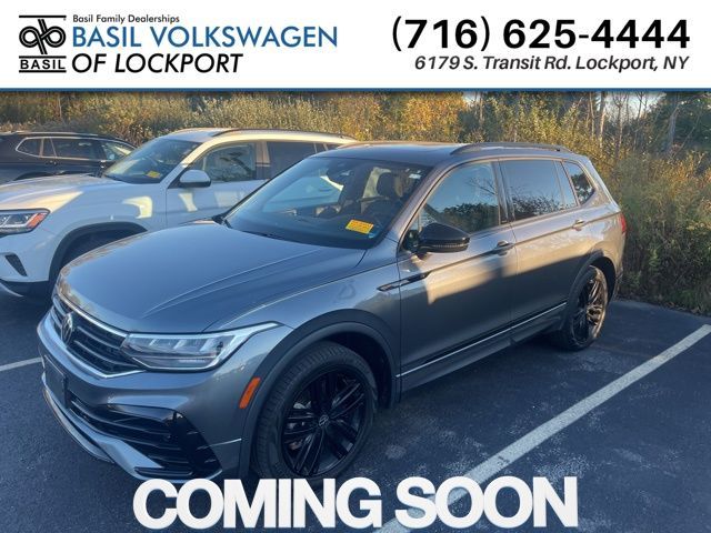 2022 Volkswagen Tiguan SE R-Line Black