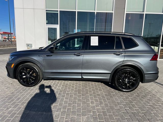 2022 Volkswagen Tiguan SE R-Line Black