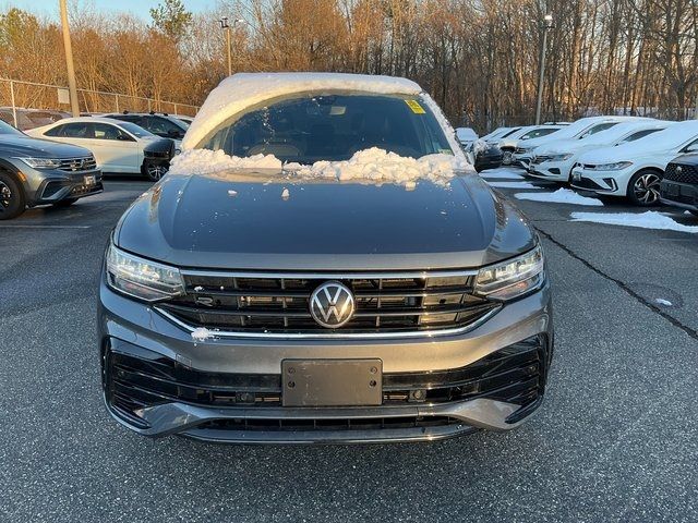 2022 Volkswagen Tiguan SE R-Line Black