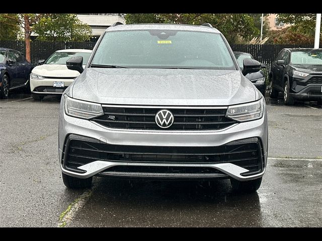 2022 Volkswagen Tiguan SE R-Line Black