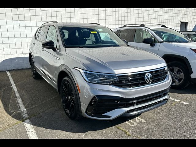 2022 Volkswagen Tiguan SE R-Line Black