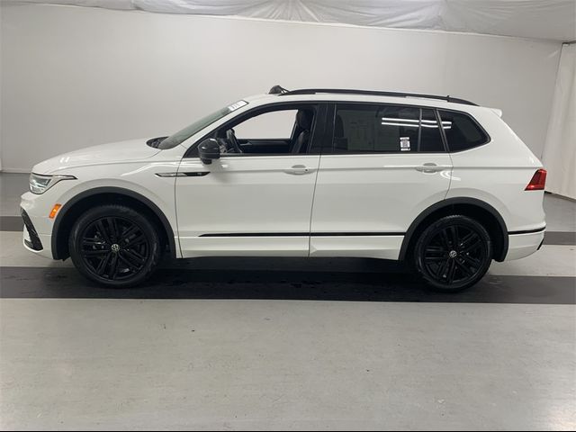 2022 Volkswagen Tiguan SE R-Line Black