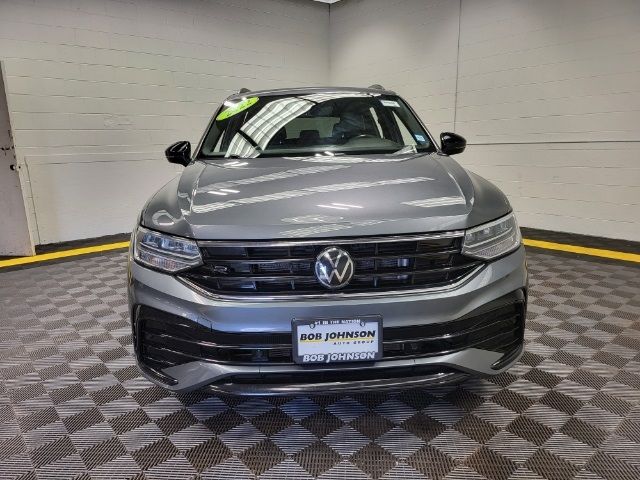 2022 Volkswagen Tiguan SE R-Line Black