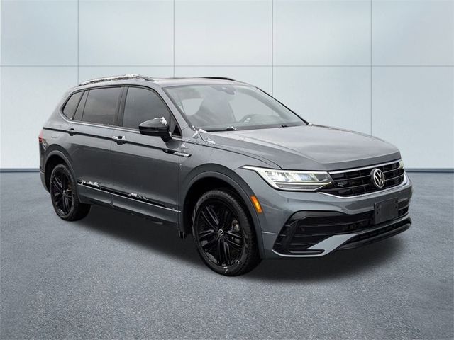 2022 Volkswagen Tiguan SE R-Line Black