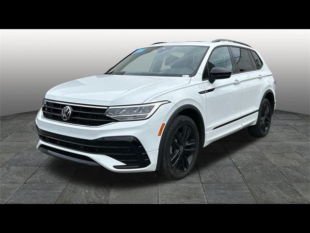 2022 Volkswagen Tiguan SE R-Line Black