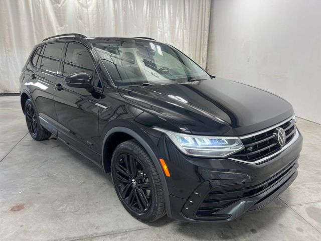 2022 Volkswagen Tiguan SE R-Line Black