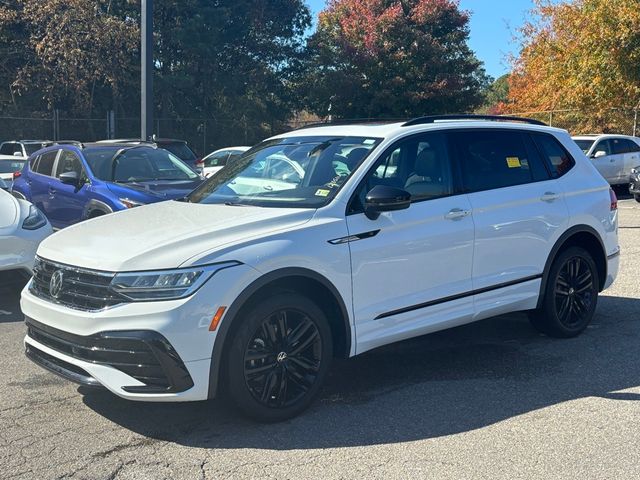 2022 Volkswagen Tiguan SE R-Line Black