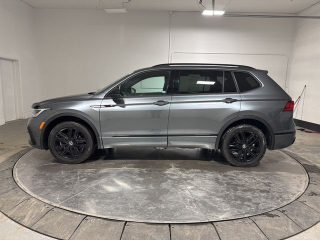 2022 Volkswagen Tiguan SE R-Line Black