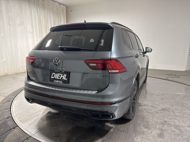 2022 Volkswagen Tiguan SE R-Line Black