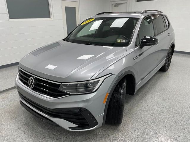 2022 Volkswagen Tiguan SE R-Line Black