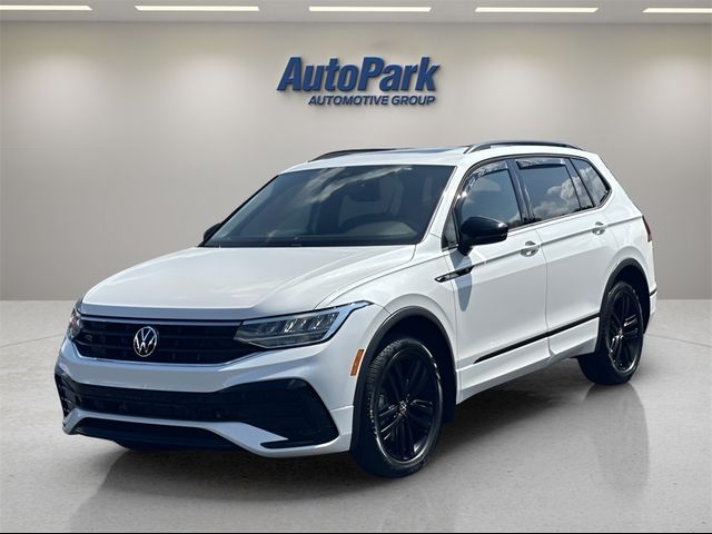 2022 Volkswagen Tiguan SE R-Line Black