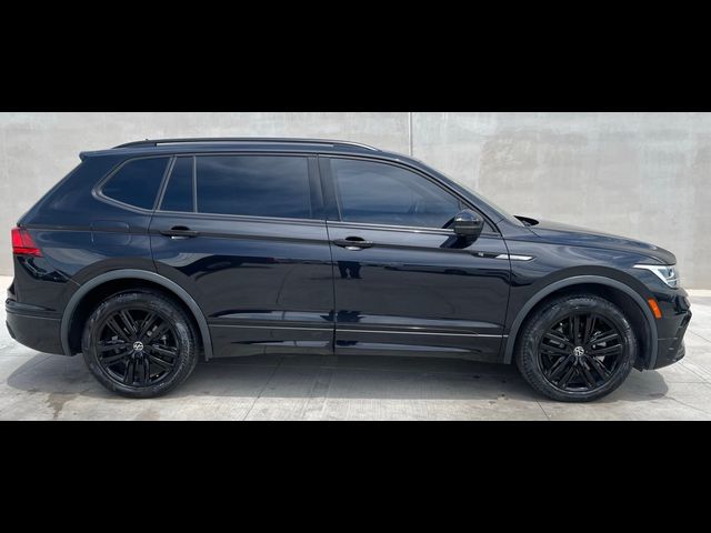 2022 Volkswagen Tiguan SE R-Line Black