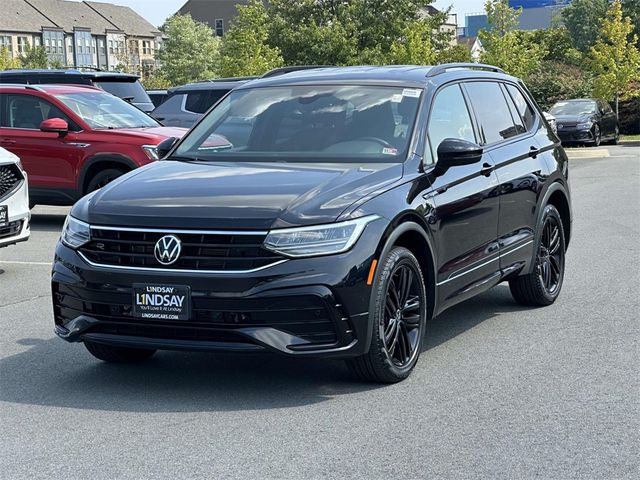 2022 Volkswagen Tiguan SE R-Line Black