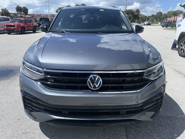 2022 Volkswagen Tiguan SE R-Line Black