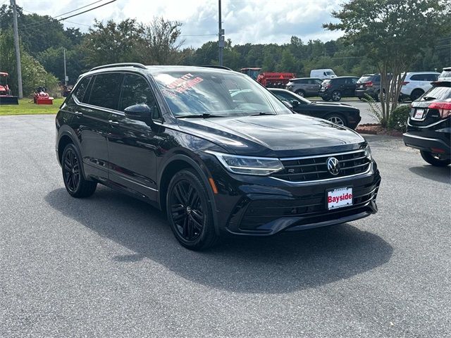 2022 Volkswagen Tiguan SE R-Line Black