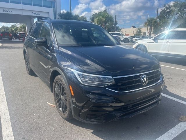 2022 Volkswagen Tiguan SE R-Line Black