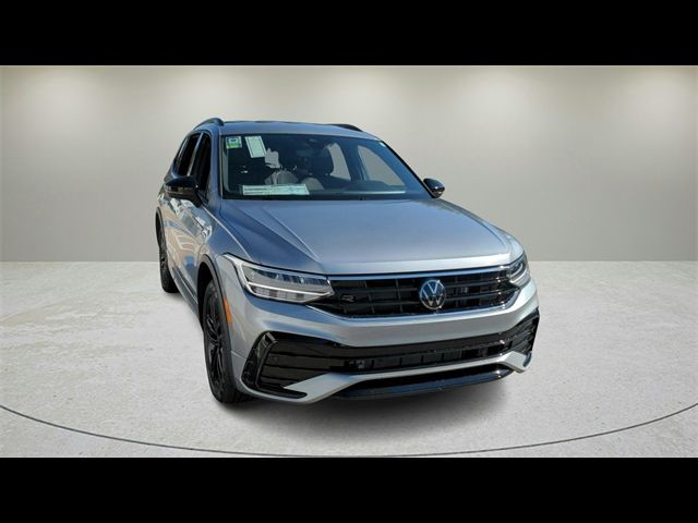 2022 Volkswagen Tiguan SE R-Line Black