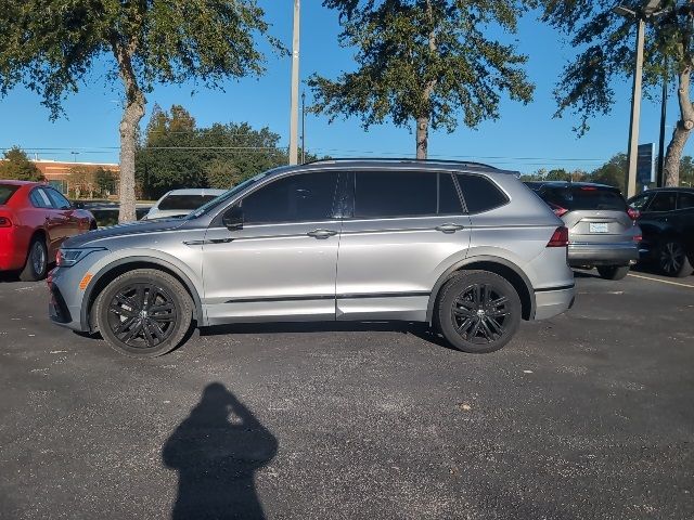 2022 Volkswagen Tiguan SE R-Line Black