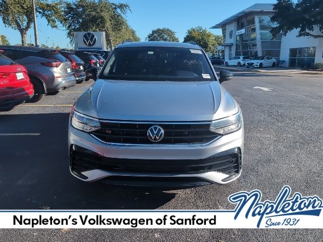 2022 Volkswagen Tiguan SE R-Line Black