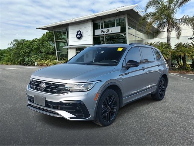 2022 Volkswagen Tiguan SE R-Line Black