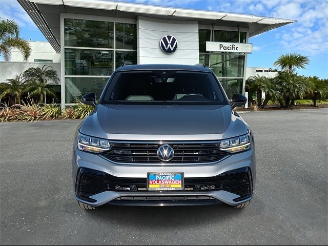 2022 Volkswagen Tiguan SE R-Line Black