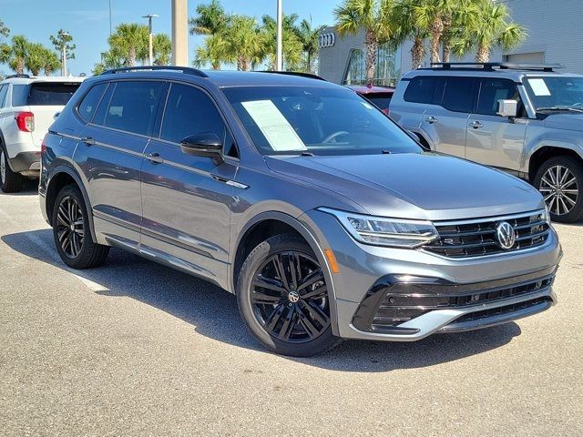 2022 Volkswagen Tiguan SE R-Line Black
