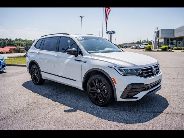 2022 Volkswagen Tiguan SE R-Line Black