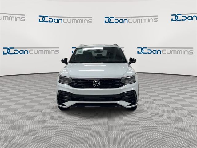 2022 Volkswagen Tiguan SE R-Line Black