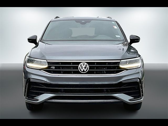 2022 Volkswagen Tiguan SE R-Line Black