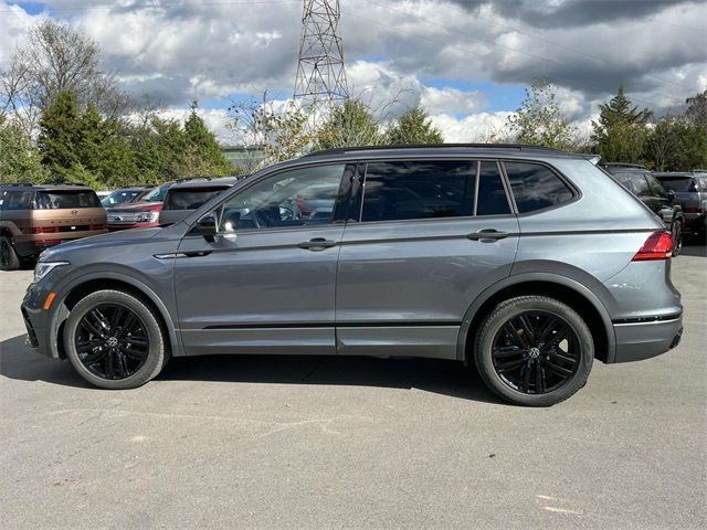 2022 Volkswagen Tiguan SE R-Line Black