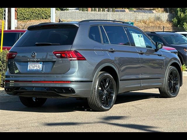 2022 Volkswagen Tiguan SE R-Line Black